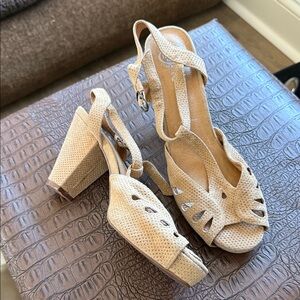 RETRO Jeffrey Campbell Cream Slingback Heels T strap light suede like uppers 7.5